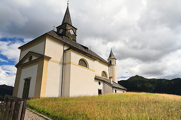 포토 JPG 해외이미지 구름 외관 유럽 종교 여행 자연 하늘 산 주택 풍경 사람없음 야외 건물 초록색 여름 파란색 교회 탑 계곡 이탈리아 시골 작음 알프스 해외202004 해외포토 자연요소 건축물 계절 나라 컬러 종교건축 크기 생태계 파일형식 이미지허브