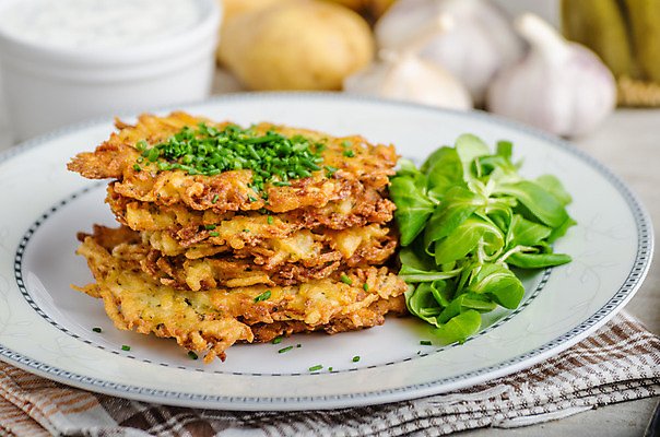 포토 JPG 해외이미지 전통 접시 음식 채소 감자 마늘 요리 사람없음 목재 초록색 갈색 식사 저녁식사 샐러드 튀김 흰색 뜨거움 고명 황금 맛 아침식사 굽기 크림 준비 유기농 체코 팬케이크 점심식사 바이오 채식주의자 핸드메이드 해외202004 해외포토 나무 식기 웰빙 유럽 컬러 컨셉 재료 케이크 구이 채식 파일형식 이미지허브