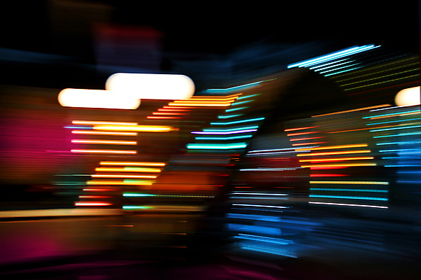 포토 JPG 해외이미지 선 백그라운드 이동 패턴 모션 추상 전등 사람없음 파란색 빛 컬러풀 어둠 도시 야간 소프트포커스 속도 네온 빛망울 블러 해외202004 해외포토 자연요소 컬러 컨셉 무늬 조명 촬영기법 파일형식 이미지허브