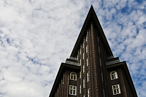 포토 JPG 해외이미지 전통 외관 유럽 여행 비즈니스 건축양식 하늘 휴가 주택 독일 안테나 사람없음 건물 파란색 수확 도시 센터 역사 포트 옛날 함부르크 해외202004 해외포토 건축물 건축 나라 컬러 농업 통신 파일형식 이미지허브