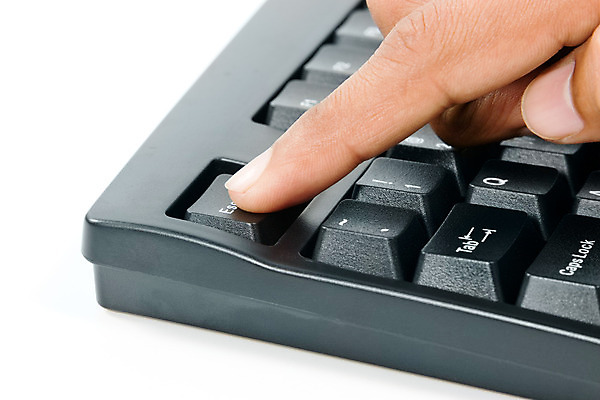 포토 JPG 해외이미지 컨셉 손가락 열쇠 출입구 사람없음 전자제품 컴퓨터 터치 긴급 타이핑 키보드 밀기 탈출 묘사 언론 타입 종료 그만 단절 방법 입력 제어 조종장치 하드웨어 해외202004 해외포토 손 모션 장비 파일형식 이미지허브