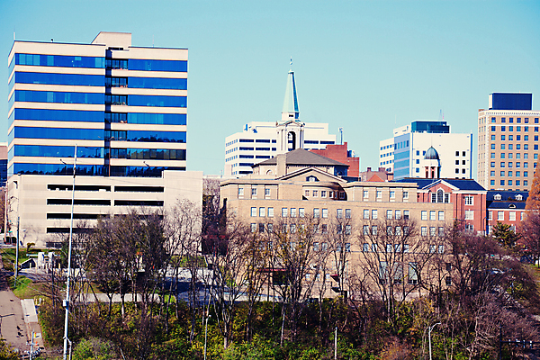포토 JPG 해외이미지 나무 시계 여행 건축양식 아침 벽돌 사람없음 건물 탑 가을 도시 도심 법원 스카이라인 해외202004 해외포토 주간 식물 건축물 계절 건축 파일형식 이미지허브