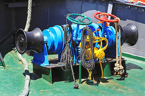 포토 JPG 해외이미지 밧줄 사람없음 기계 장비 보트 당기기 함선 실타래 닻 도르래 해외202004 해외포토 줄 배_교통 모션 파일형식 이미지허브