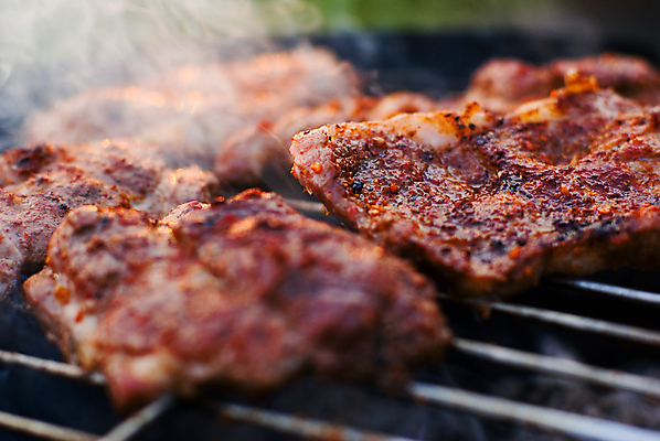 포토 JPG 해외이미지 음식 다이어트 휴가 육류 돼지고기 요리 사람없음 야외 빨간색 식사 봄 캠핑 소고기 뜨거움 끝 닫기 연기 그릴 바비큐 자르기 굽기 허리 향신료 묘사 숯 송아지 단백질 송아지고기 해외202004 해외포토 계절 새끼 컬러 식재료 모션 주방용품 레저 건강 신체부위 소 구이 영양소 향미료 파일형식 이미지허브