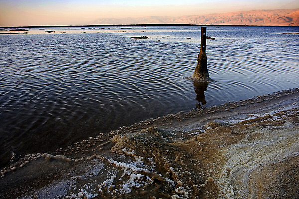 포토 JPG 해외이미지 지구 호수 바다 섬 자연 산 바닥 건조 건강 파노라마 풍경 사람없음 물 태양 약 환경 성경 스파 일몰 화장품 사막 죽음 황무지 역사 중앙 질병 미용사 땅 소금 지역 진흙 동쪽 내추럴 돌봄 요르단 유태교 이스라엘 짠맛 현상 화학물질 해외202004 해외포토 자연요소 직업 중동 종교용품 의학 모션 촬영기법 뷰티 노을 화학 맛 방향 생태계 서아시아 파일형식 이미지허브