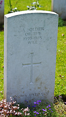 포토 JPG 해외이미지 유럽 종교 십자가 표시 사람없음 세계 프랑스 슬픔 흰색 죽음 자신감 역사 떨어짐 비석 묘사 군용 전쟁 대리석 애도 희생 영웅 병정 명예 장례 노르망디 적자 해외202004 해외포토 감정 나라 컬러 컨셉 재료 군대 파일형식 이미지허브