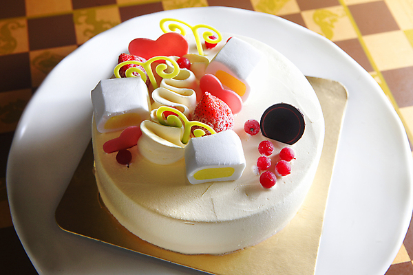 포토 JPG 해외이미지 열매 딸기 사람없음 빨간색 케이크 초콜릿 흰색 하트 달콤 맛 버터 마시멜로우 해외202004 해외포토 모양 식물 컬러 컨셉 과일 디저트 파일형식 이미지허브