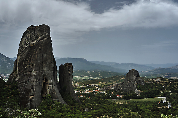 포토 JPG 해외이미지 구름 유럽 하늘 산 풍경 사람없음 도시 숲 그리스 사암 메테오라 해외202004 해외포토 자연요소 나라 세계문화유산 돌_바위 파일형식 이미지허브