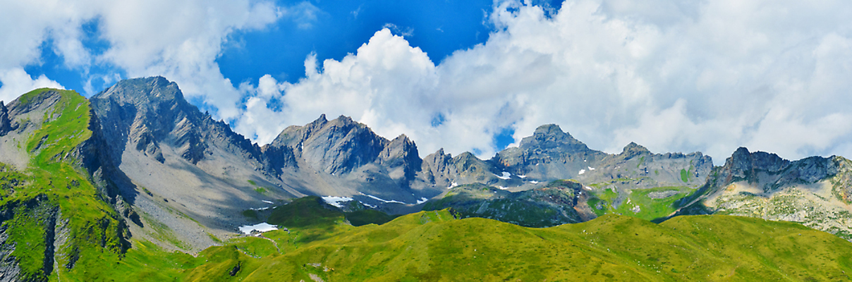 포토 JPG 해외이미지 구름 유럽 여행 하늘 산 경사 사람없음 여름 컬러풀 햇빛 맑음 하이킹 프랑스 숲 큼 산등성이 알프스 산악지대 강렬 절정 해외202004 해외포토 자연요소 계절 나라 컬러 레저 날씨 태양 크기 파일형식 이미지허브