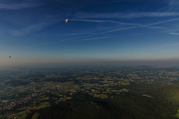 포토 JPG 해외이미지 주간 하늘 풍경 사람없음 야외 열기구 비행 전경 해외202004 해외포토 자연요소 항공교통 파일형식 탑뷰 이미지허브