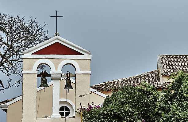 포토 JPG 해외이미지 나무 식물 전통 유럽 종교 섬 십자가 건축양식 하늘 사람없음 교회 탑 종 도시 지중해 그리스 종탑 해외202004 해외포토 건축물 건축 나라 바다 종교건축 건물 파일형식 이미지허브