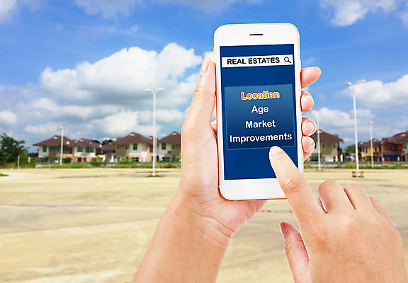 포토 JPG 해외이미지 손 인터넷 비즈니스 통신 모바일 부동산 주택 사람없음 건물 스마트폰 세일 시장 재산 연결 땅 중개인 검색 보안 가치 온라인 주소 리빙 이웃 발견 대출 렌탈 마케팅 부동산중개인 업그레이드 예산 소유 제의 해외202004 해외포토 직업 건축물 안전 신체부위 금융 핸드폰 스마트기기 파일형식 이미지허브