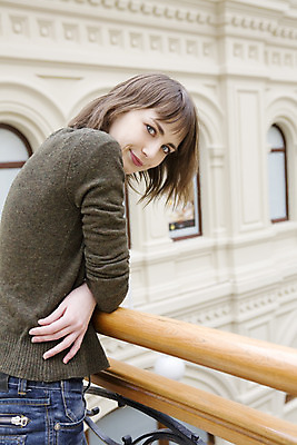 포토 JPG 해외이미지 손 행복 생각 한명 미소 성인 평화 청바지 시력 문제 배려 섬광 심각 해외202004 해외포토 1 감정 컨셉 바지 표정 사람 신체부위 파일형식 이미지허브