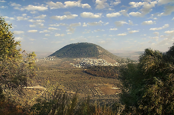 포토 JPG 해외이미지 기독교 종교 건축양식 산 사람없음 야외 성당 교회 마을 계곡 성경 바위 기도 예수 영혼 중세 역사 성자 중앙 땅 신성 지역 수도원 유대인 동쪽 천연기념물 바실리카 보호구역 수녀원 숭배 아랍어 옛날 이스라엘 팔레스타인 해외202004 해외포토 건축 중동 종교용품 종교건축 돌_바위 신_종교 방향 서아시아 구역 파일형식 이미지허브