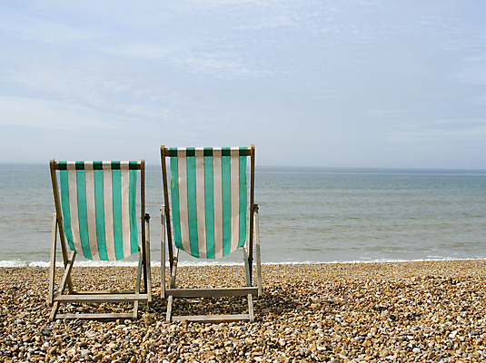 포토 JPG 해외이미지 모래 바다 여행 의자 하늘 휴가 휴식 앉기 사람없음 목재 물 여름 태양 휴게실 고급 갑판 휴양지 안락 해외202004 해외포토 자연요소 나무 계절 가구 컨셉 배_교통 재료 모션 장소 파일형식 이미지허브