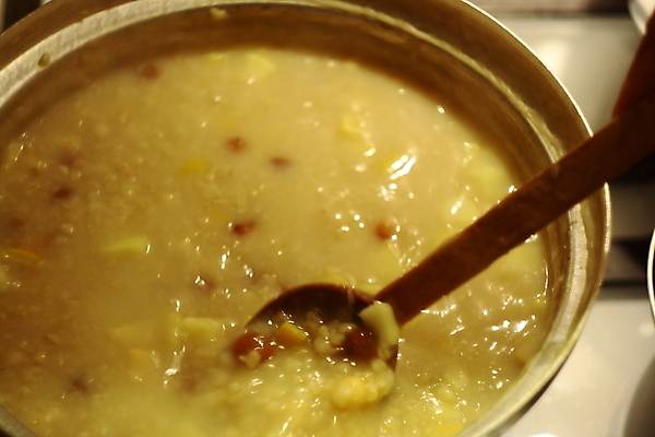 포토 JPG 해외이미지 전통 문화 음료 음식 백그라운드 재료 디저트 콩 요리 씨앗 사람없음 주방 요리사 축제 견과류 껍질 달콤 11월 밀 준비 만들기 보리 호두 아몬드 레시피 젤리 동쪽 돌봄 살구 섞기 페스츄리 해외202004 튀르키예 해외포토 식물 직업 아시아 빵 과일 모션 곡류 날짜 맛 방향 파일형식 이미지허브