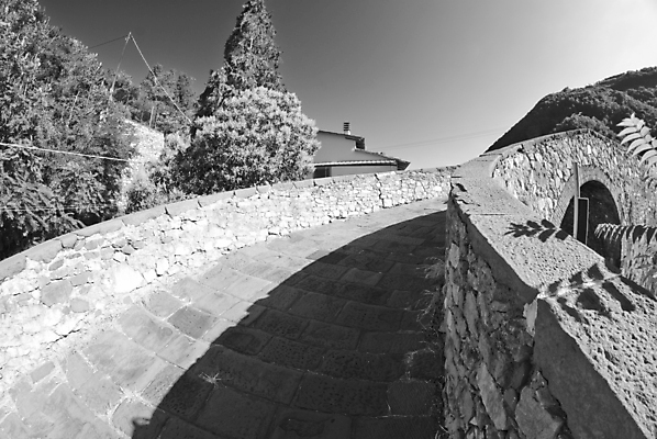 포토 JPG 해외이미지 외관 공원 유럽 여행 건축양식 교통시설 풍경 사람없음 야외 건물 물 강 이탈리아 바위 물방울 시골 중세 중앙 악마 강의 그림 아치 조경 로마인 전설 토스카나 해외202004 해외포토 자연요소 건축물 공공시설 건축 나라 교통 인종 돌_바위 역사 시설 파일형식 이미지허브