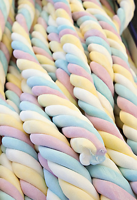 포토 JPG 해외이미지 음식 분홍색 백그라운드 디저트 사탕 사람없음 세로 파란색 노란색 줄무늬 소용돌이 흰색 막대기 그룹 달콤 큼 설탕 먹기 오브젝트 부드러움 솜털 흙더미 마시멜로우 파스텔톤 해외202004 해외포토 컬러 무늬 모션 흙 회오리 감각 맛 크기 파일형식 더미 이미지허브