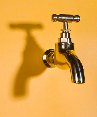 포토 JPG 해외이미지 벽 오렌지 가정 사람없음 물 빛 노란색 금속 주방 장비 욕실 황금 떨어짐 씻기 순수 수도꼭지 해외202004 해외포토 자연요소 컬러 컨셉 과일 재질 청결 파일형식 이미지허브