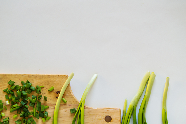 포토 JPG 해외이미지 식물 음식 조각 백그라운드 잎 다이어트 채소 재료 자연 양파 바닥 도마 건강 종류 요리 사람없음 여름 주방 봄 샐러드 흰색 신선 최고 그룹 닫기 맛 자르기 허브 피부 향신료 유기농 날것 슬라이스 내추럴 거짓말 고립 채식주의자 해외202004 해외포토 웰빙 계절 컬러 컨셉 모션 주방용품 신체부위 생태계 채식 향미료 파일형식 이미지허브