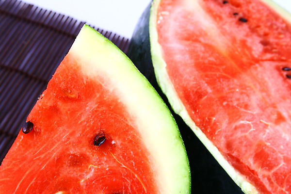 포토 JPG 해외이미지 행복 어린이 음식 컨셉 셔츠 과일 수박 건강 소년 사람없음 빨간색 초록색 물 여름 주스 봄 아기 신선 잡기 멜론 먹기 토막 걸음마 고립 해외202004 해외포토 자연요소 계절 남자 감정 음료 컬러 상의 모션 사람 파일형식 이미지허브