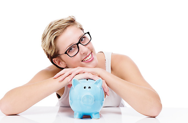 포토 JPG 해외이미지 백인 여자 행복 안경 백그라운드 돈 비즈니스 한명 웃음 사람 성인 금융 파란색 금발 저축 돼지저금통 흰색 돼지 해외202004 해외포토 서양인 1 헤어스타일 잡화 감정 컬러 포유류 표정 경제 저금통 재산 파일형식 이미지허브