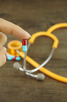 포토 JPG 해외이미지 컨셉 청진기 건강 병원 사람없음 약 고통 환자 의사 잡기 질병 약국 테라피 면역력 복용 항생제 해외202004 해외포토 감정 의학 의료기기 모션 뷰티 의료진 파일형식 이미지허브