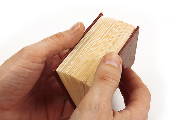 포토 JPG 해외이미지 종교 백그라운드 관리 사람없음 책 성경 흰색 읽기 페이지 양장본 고립 옛날 해외202004 해외포토 컬러 종교용품 모션 파일형식 이미지허브