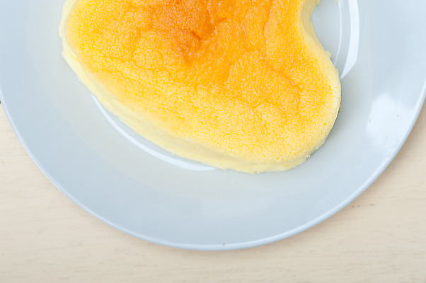 포토 JPG 해외이미지 접시 디저트 근접촬영 사람없음 하트 치즈케이크 해외202004 해외포토 모양 식기 음식 뷰포인트 케이크 파일형식 이미지허브