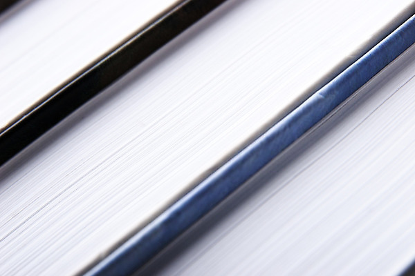 포토 JPG 해외이미지 종이 백그라운드 이야기 타이포그라피 사람없음 책 가로 파란색 어둠 회색 정보 덮개 흰색 시간 닫기 읽기 질감 페이지 시트 대각선 많음 시리즈 해외202004 해외포토 문자 선 컬러 컨셉 모션 뚜껑 파일형식 이미지허브