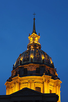 포토 JPG 해외이미지 건축물 건축양식 풍경 사람없음 야외 빛 프랑스 야간 박물관 파리_프랑스 앵발리드 해외202004 해외포토 자연요소 건축 유럽 파일형식 이미지허브