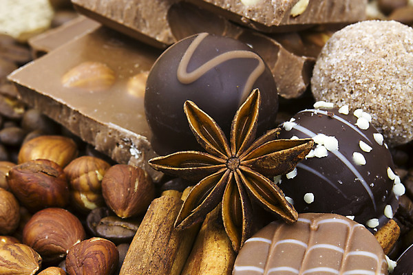 포토 JPG 해외이미지 커피 음식 백그라운드 크리스마스 디저트 콩 발렌타인데이 사람없음 초콜릿 검은색 어둠 견과류 달콤 맛 설탕 향신료 아로마 칼로리 성분 시나몬 프랄린 개암 해외202004 해외포토 기념일 열매 음료 컬러 컨셉 데이이벤트 곡류 향미료 파일형식 이미지허브