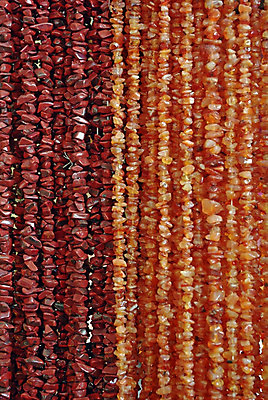 포토 JPG 해외이미지 디자인 분홍색 백그라운드 패턴 오렌지 목걸이 자연 추상 창조 선물 미술 동양인 취미 사람없음 장식 빨간색 초록색 파란색 빛 컬러풀 노란색 유행 쌓기 보라색 고급 크리스탈 보석 수집 구슬 만들기 보물 수공예 팬던트 핸드메이드 해외202004 해외포토 컬러 컨셉 무늬 과일 장신구 모션 문화예술 인종 광석 공예 생태계 파일형식 이미지허브