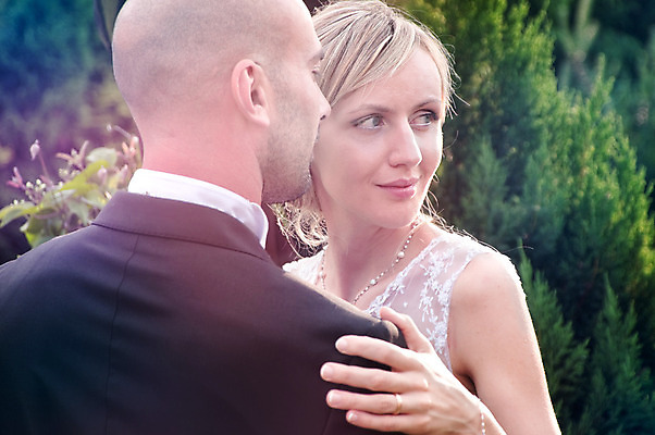 포토 JPG 해외이미지 백인 커플 드레스 공원 여자 남자 행복 결혼 2 관계 결혼식 남편 갈색머리 사랑 사람 야외 두명 금발 갈색 정원 흰색 축하 아내 우아함 해외202004 해외포토 서양인 헤어스타일 옷 공공시설 감정 컬러 컨셉 이벤트 파일형식 이미지허브