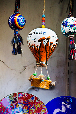 포토 JPG 해외이미지 주간 매달리기 풍경 사람없음 야외 장식 미니어처 열기구 해외202004 해외포토 자연요소 항공교통 모션 모형 파일형식 이미지허브