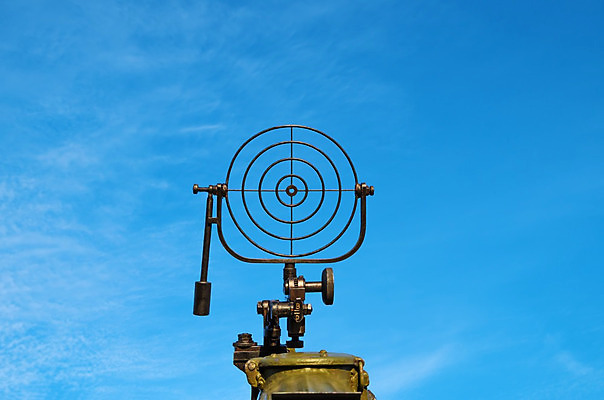 포토 JPG 해외이미지 구름 무기 선 십자가 하늘 사람없음 초록색 파란색 금속 검은색 힘 기계 장비 총 원형 목표 위험 흔적 군용 사냥 슛 조준 육군 점수 사수 발견 저격수 철강 해외202004 해외포토 자연요소 도형 컬러 컨셉 재질 군대 파일형식 이미지허브