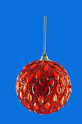 포토 JPG 해외이미지 모양 전통 계절 열매 리본 백그라운드 잎 크리스마스 겨울 공 휴가 전등 매달리기 사람없음 장식 가로 빨간색 초록색 파란색 노란색 장식볼 나뭇가지 축하 황금 우아함 고립 여의주 해외202004 해외포토 나무 식물 기념일 컬러 컨셉 모션 조명 파일형식 이미지허브