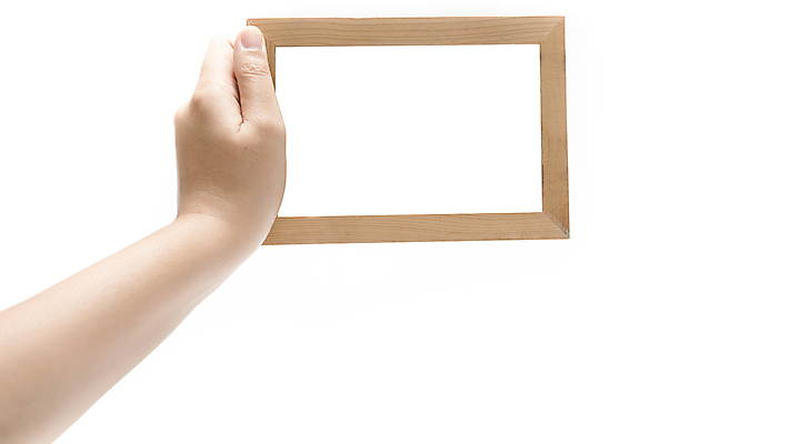 포토 JPG 해외이미지 손 액자 실내 액자틀 들기 신체부위 해외202004 해외포토 모션 틀 사람 내부 파일형식 이미지허브