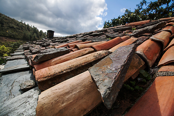 포토 JPG 해외이미지 유럽 여행 건축양식 산 주택 사람없음 여행객 마을 추위 시골 지중해 포르투갈 타일 언덕 타운 수공예 옛날 핸드메이드 해외202004 해외포토 건축 나라 바다 사람 건물 도시 공예 파일형식 이미지허브