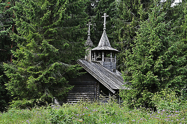 포토 JPG 해외이미지 나무 전통 기독교 종교 여행 건축양식 사람없음 야외 목재 교회 소나무 숲 러시아 북쪽 침엽수 전나무 러시아인 신앙심 옛날 해외202004 해외포토 서양인 식물 건축 유럽 재료 종교건축 건물 방향 파일형식 이미지허브