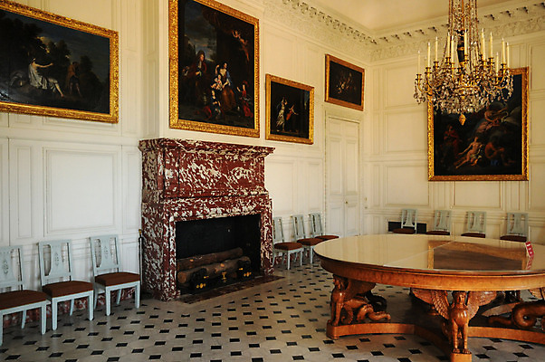 포토 JPG 해외이미지 거실 사람없음 식당 프랑스 휴게실 안락의자 베르사유 해외202004 해외포토 유럽 의자 상점 파리_프랑스 파일형식 이미지허브