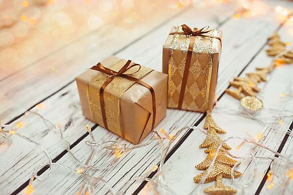 포토 JPG 해외이미지 나무 계절 행복 리본 백그라운드 크리스마스 겨울 휴가 전등 바닥 선물 사람없음 목재 장식 쇼핑 상자 판매 우주 축제 화환 기쁨 수확 흰색 시골 인사 소나무 신용카드 황금 12월 오브젝트 활 상품권 쿠폰 전나무 내추럴 수목 많음 해외202004 해외포토 식물 기념일 꽃 감정 컬러 컨셉 농업 재료 조명 금융 예절 날짜 파일형식 이미지허브