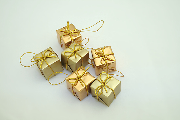 포토 JPG 해외이미지 기념일 리본 크리스마스 포장 휴가 크리스마스선물 선물 사람없음 장식 파란색 상자 컬러풀 장식볼 덮개 생일 그룹 6 묶기 포장지 오브젝트 활 정사각형 매듭 포장소품 해외202004 해외포토 도형 컬러 모션 이벤트 숫자 뚜껑 포장재료 파일형식 이미지허브