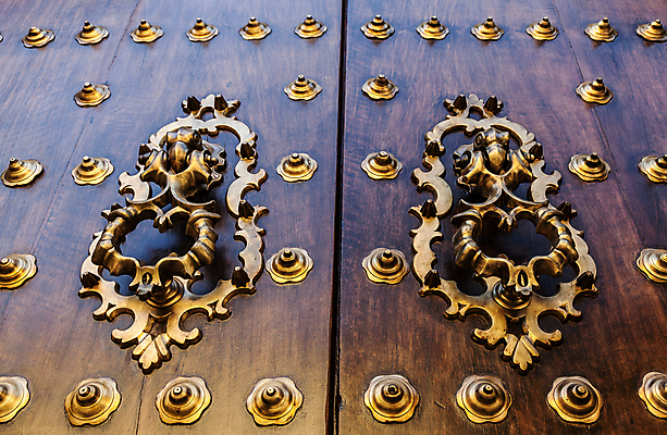 포토 JPG 해외이미지 디자인 외관 백그라운드 건축양식 주택 손잡이 미술 안전 사람없음 목재 장식 문 금속 수확 골동품 화려 중세 황금 신비 묘사 시작 잠금 보안 대문 문고리 청동 고립 노크 놋쇠 옛날 스타일 해외202004 해외포토 나무 건축 컨셉 농업 재료 재질 문화예술 건물 역사 파일형식 이미지허브