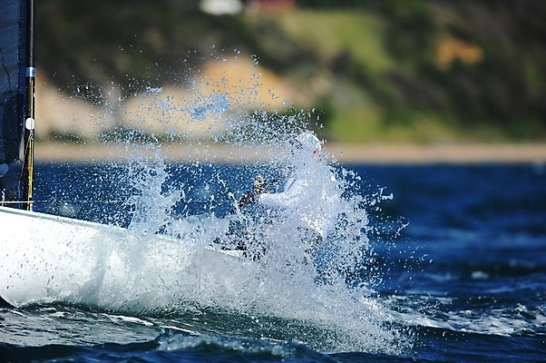 포토 JPG 해외이미지 라이프스타일 바다 요트 자연 항해 사람없음 물 파란색 힘 흰색 보트 뱃놀이 해외202004 해외포토 자연요소 컬러 배_교통 생활 전통놀이 생태계 파일형식 이미지허브
