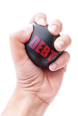 포토 JPG 해외이미지 손 비즈니스 공 스트레스 사람없음 금융 가난 자르기 하락 파산 대출 빚 예산 줄이기 해외202004 해외포토 컨셉 모션 신체부위 경제 파일형식 이미지허브