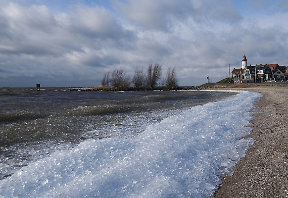 포토 JPG 해외이미지 나무 섬 겨울 자연 낚시 등대 풍경 사람없음 물 마을 항구 얼음 추위 서핑 네덜란드 해외202004 해외포토 자연요소 식물 계절 유럽 교통시설 레저 수상스포츠 생태계 파일형식 이미지허브
