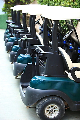 포토 JPG 해외이미지 라이프스타일 선 교통수단 스포츠 골프 교통시설 건강 사람없음 야외 초록색 장비 운전 게임 승차 주차 클럽 휴양지 유모차 똑같은 줄서기 해외202004 해외포토 컬러 교통 모션 놀이 생활 구기 장소 아기용품 시설 파일형식 이미지허브