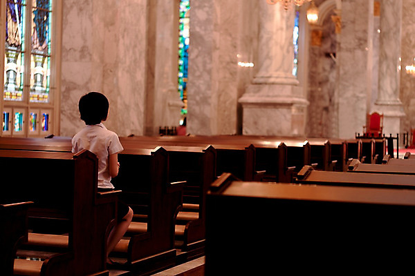 포토 JPG 해외이미지 전통 손 커플 남자 종교 결혼 십자가 꽃무늬 건축양식 창문 유리 선물 사랑 사람없음 내부 건물 장식 책 빛 장미 교회 검은색 성경 흰색 기도 축하 얼룩 예수 황금 성직자 목사 서비스 신성 신앙심 해외202004 해외포토 건축물 건축 꽃 감정 컬러 컨셉 무늬 종교용품 관계 종교건축 재질 사람 이벤트 신체부위 신_종교 파일형식 이미지허브