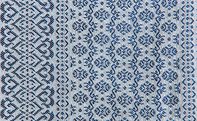 포토 JPG 해외이미지 전통 손 디자인 옷 백그라운드 패턴 바지 태국 자연 벽지 표면 추상 미술 사람없음 장식 파란색 청춘 컬러풀 유행 어둠 직물 도시 면 고급 실크 남색 심볼 질감 땀 캔버스 섬유 그런지 옛날 정교 핸드메이드 스타일 해외202004 해외포토 아시아 컬러 컨셉 무늬 하의 문화예술 신체부위 생태계 파일형식 이미지허브